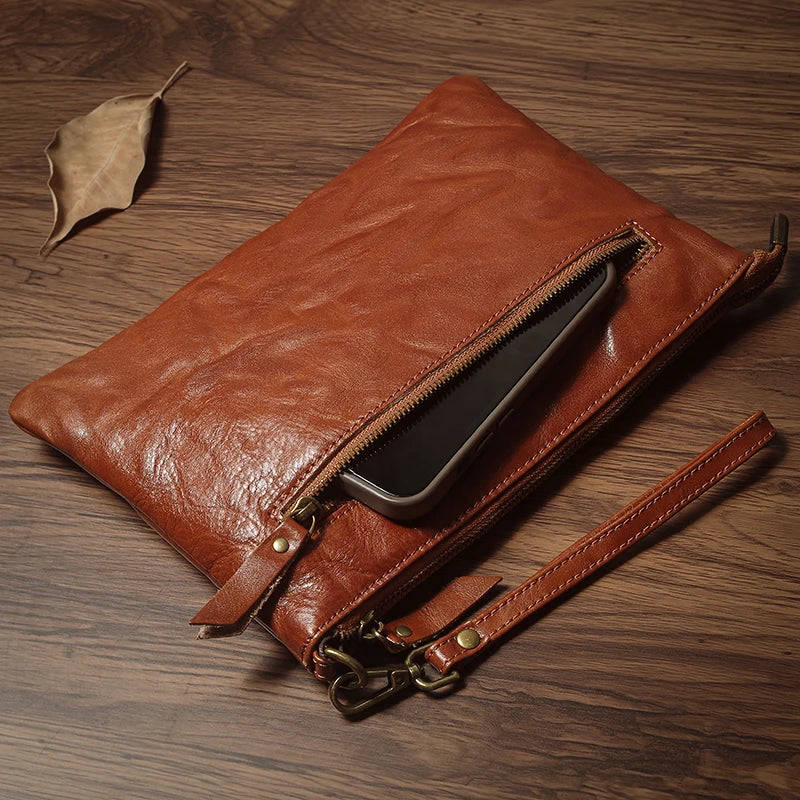 Pochette Cuir Homme Cognac – Cuir Froissé Vintage, Zippée avec Dragonne L'artisan Cuir