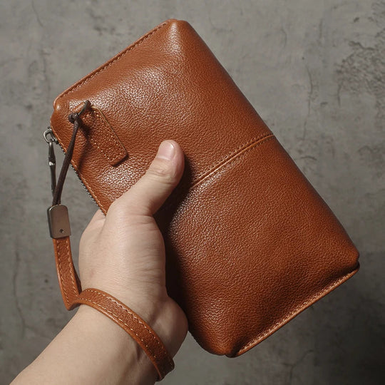 Pochette Cuir Homme Souple Marron Chocolat – Vintage, Zippée avec Dragonne L'artisan Cuir