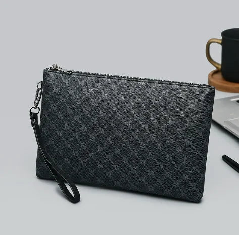 Pochette Poignet Homme à Motif Damier Noir – Zippée avec Dragonne L'artisan Cuir